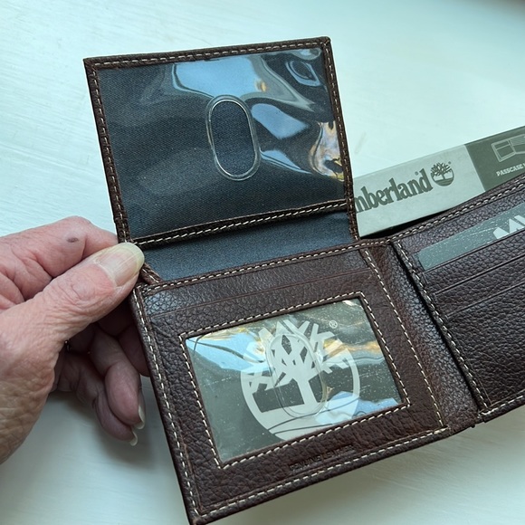 Timberland Bi-fold/ Wallet Brown Pebble Leather - Picture 4 of 5